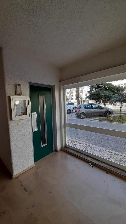 Carcavelos Surf Beach House ภายนอก รูปภาพ